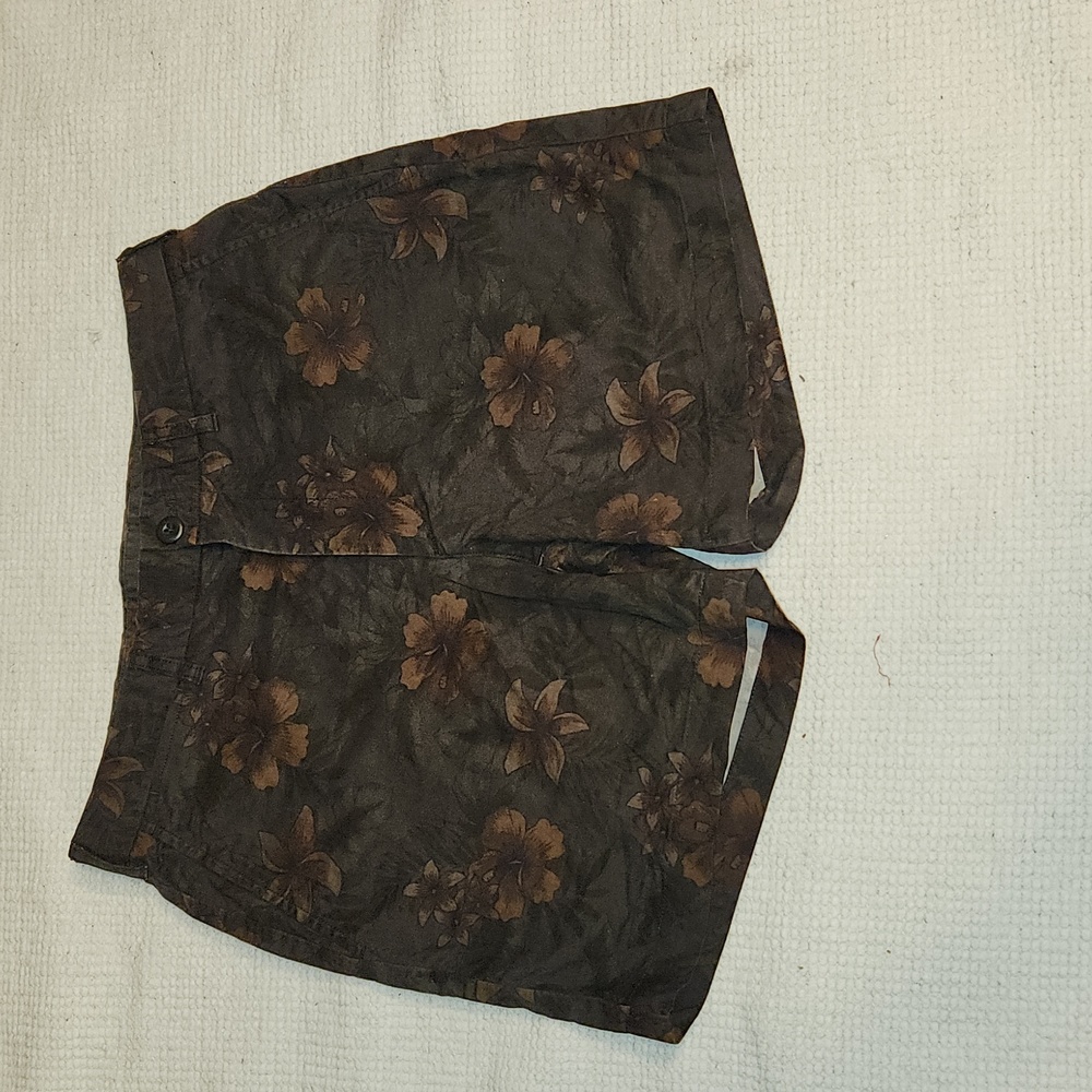 UNIQLO ARMY GREEN FLOWER PRINT MEN’S SHORTS SZ 27